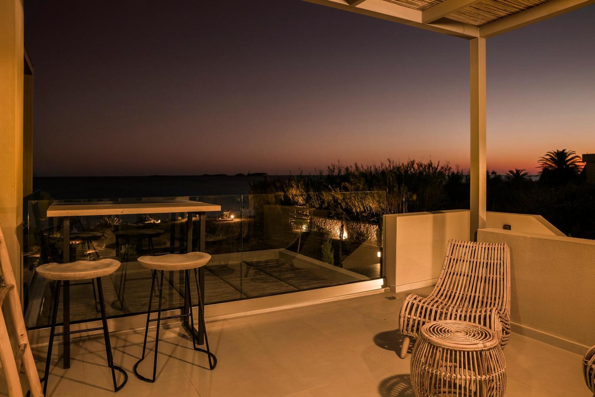 Grand Blue Beach Residences Ликсури Экстерьер фото