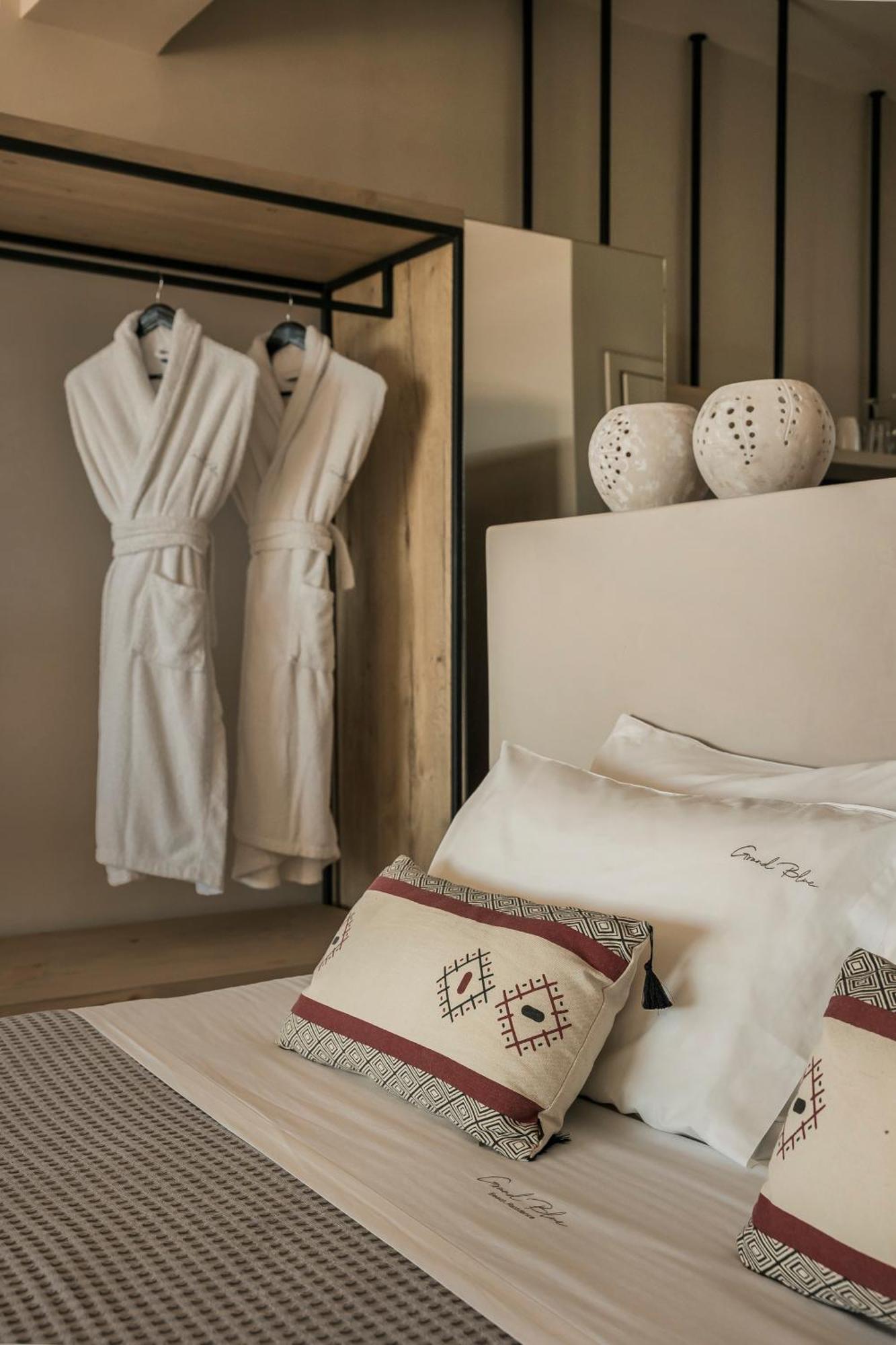 Grand Blue Beach Residences Ликсури Экстерьер фото