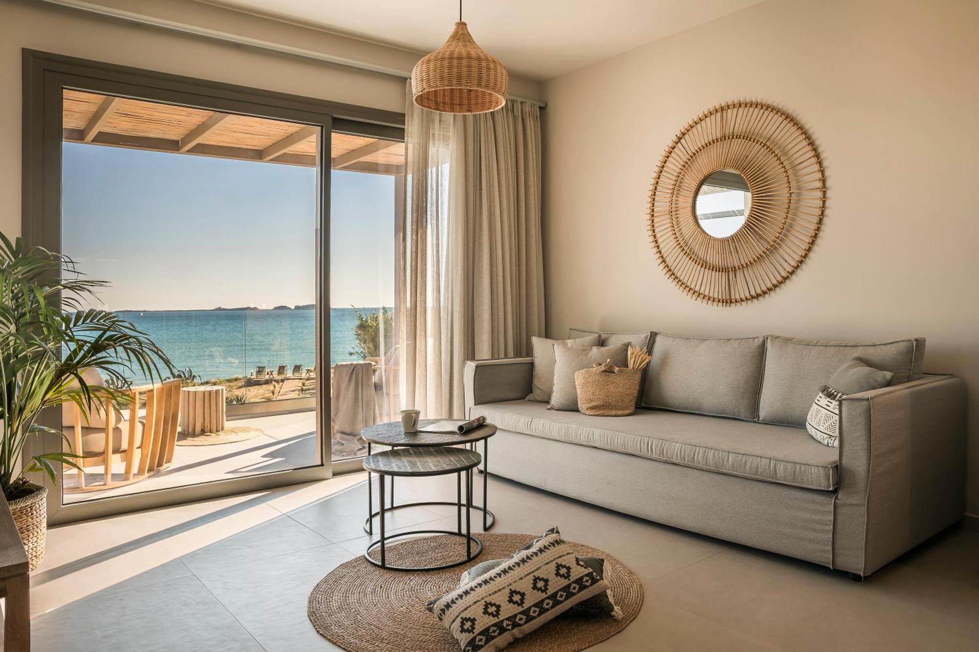 Grand Blue Beach Residences Ликсури Экстерьер фото